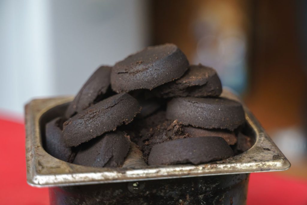 Used coffee grounds storage