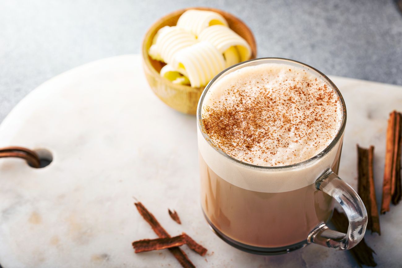Bulletproof coffee with cinamon powder